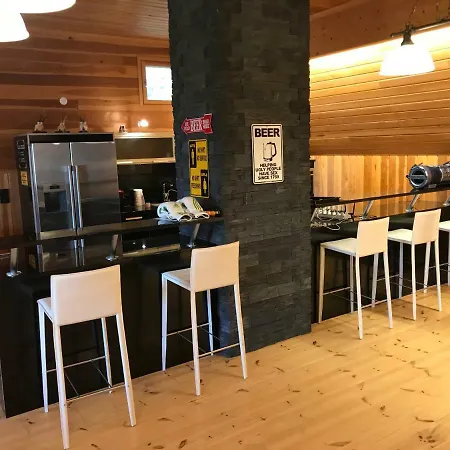 Tammilahti - Oak Bay