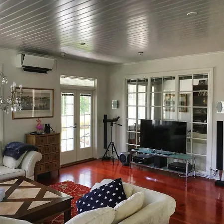 Tammilahti - Oak Bay Villa