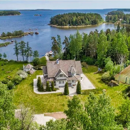 Tammilahti - Oak Bay Villa