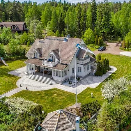Tammilahti - Oak Bay Villa